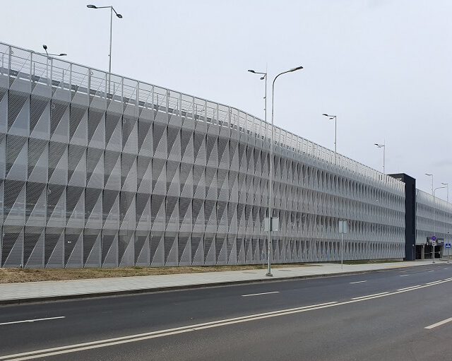 Vilniaus oro uosto daugiaaukštės automobilių parkavimo aikštelės armavimas